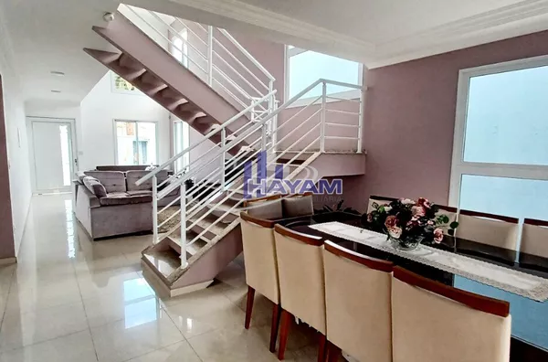 Lindo sobrado para Venda na Vila Oliveira. 405 m² de área construída em 744 m² de terreno!!