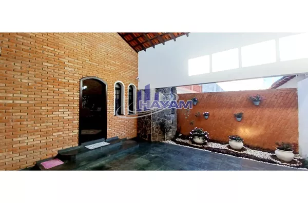 Linda Casa sobrado na Vila Oliveira para venda ou locação!