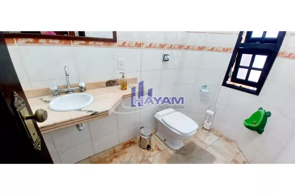 Linda Casa sobrado na Vila Oliveira para venda ou locação!
