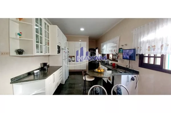 Linda Casa sobrado na Vila Oliveira para venda ou locação!