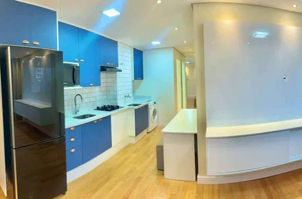 Apartamento mobiliado de 40m2 com 2 dorms e 1 vaga