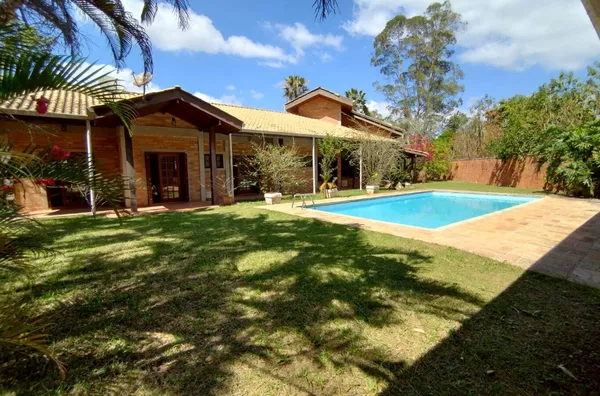 Chacara estilo colonial de 5.200m2 a 400m da rodovia