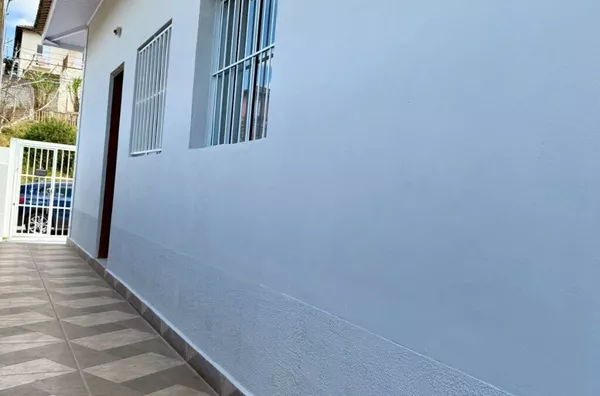Casa de 2 dorms e 2 vagas em Cotia