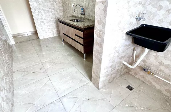 Apartamento reformado com sacada de 60m2 com 2 quartos e 1 vaga