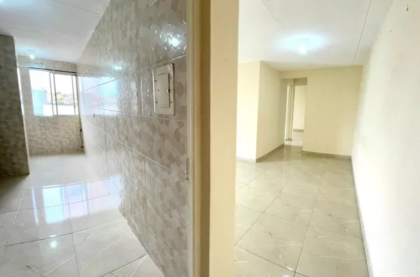 Apartamento reformado com sacada de 60m2 com 2 quartos e 1 vaga
