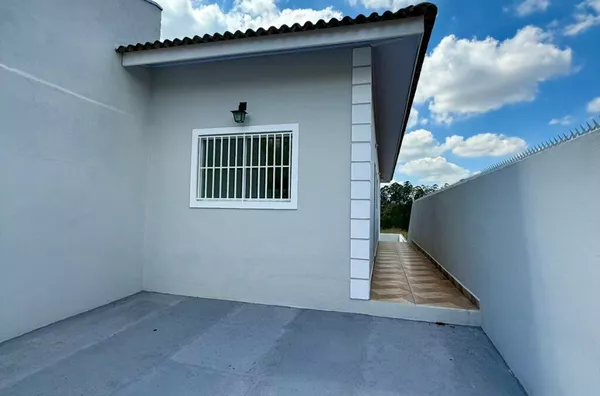 Casa de 2 dorms e 2 vagas em Cotia