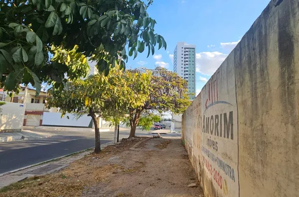 Imóvel com 431,88m² de área total e acesso rápido a orla 2 e 3 de Petrolina, à venda. - Foto 3