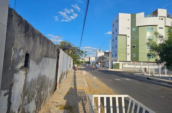 Imóvel com 431,88m² de área total e acesso rápido a orla 2 e 3 de Petrolina, à venda. - Foto 4