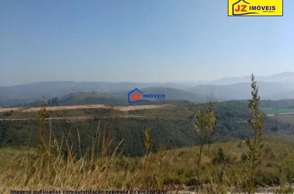 ÁREA INDUSTRIAL EM Distrito Industrial