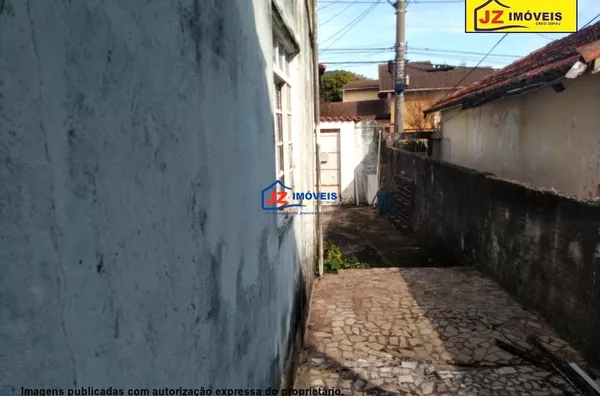 CASA TERREA EM CENTRO