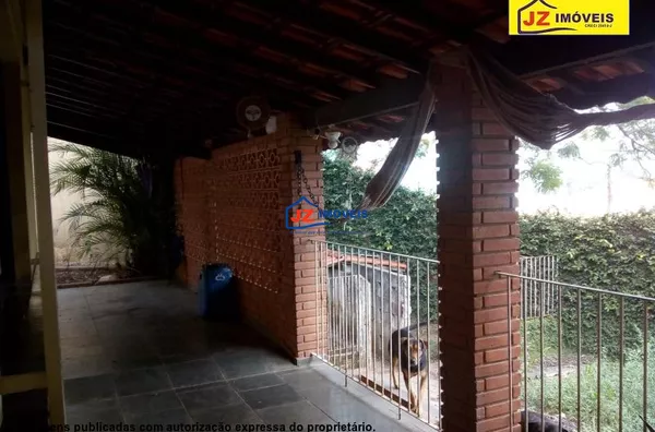 CASA TERREA EM JD MOSTEIRO