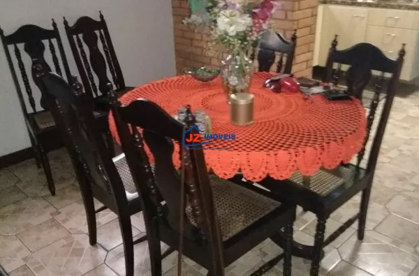 Casa para venda com Salão Comercial,  Centro, Mairinque