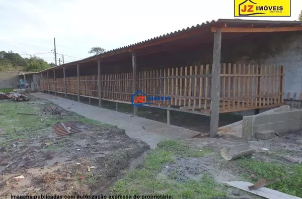 CHACARA EM VILA PERUÍBE