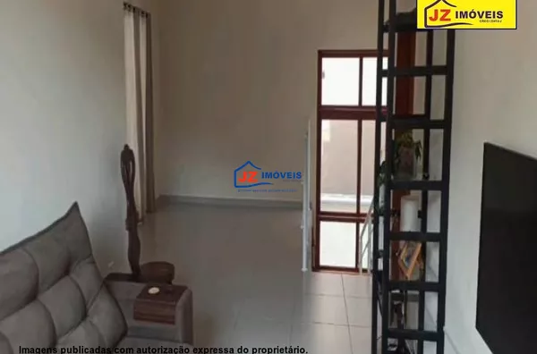 Casa Assobradada  em condomínio 