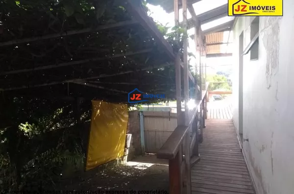 CASA TERREA EM VILA AMARAL