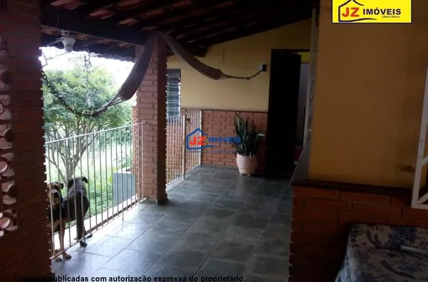 CASA TERREA EM JD MOSTEIRO