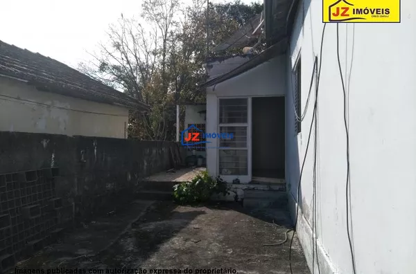 CASA TERREA EM CENTRO