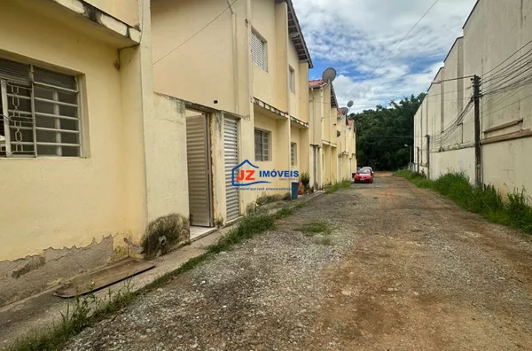 SOBRADO EM TABOÃO - 3 DORMITÓRIOS 