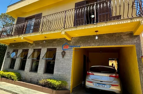 BELÍSSIMO SOBRADO PRÓXIMO DO CENTRO DE SÃO ROQUE