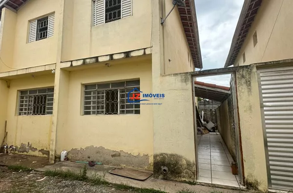 SOBRADO EM TABOÃO - 3 DORMITÓRIOS 