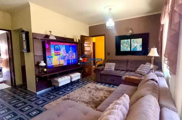 BELÍSSIMO SOBRADO PRÓXIMO DO CENTRO DE SÃO ROQUE