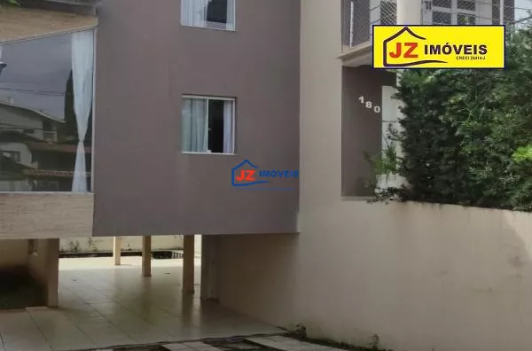 Casa assobrada em condomínio    VL MIKE