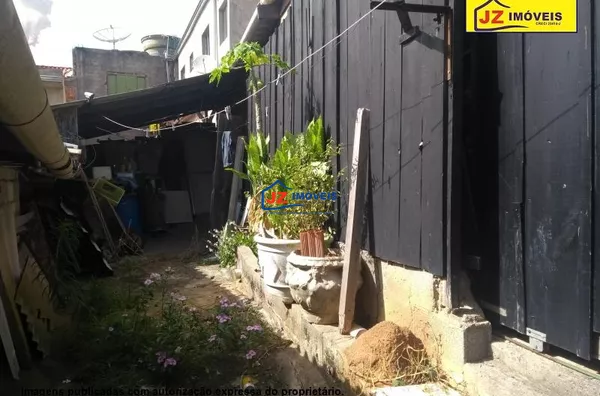 CASA TERREA EM VILA AMARAL