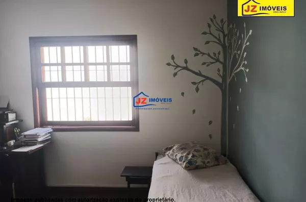 CASA TERREA EM ESTAÇÃO