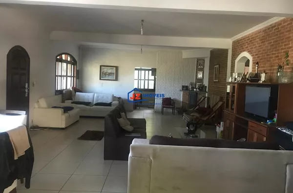 Casa para venda e aluguel, 4 quarto(s),  Centro, São Roque