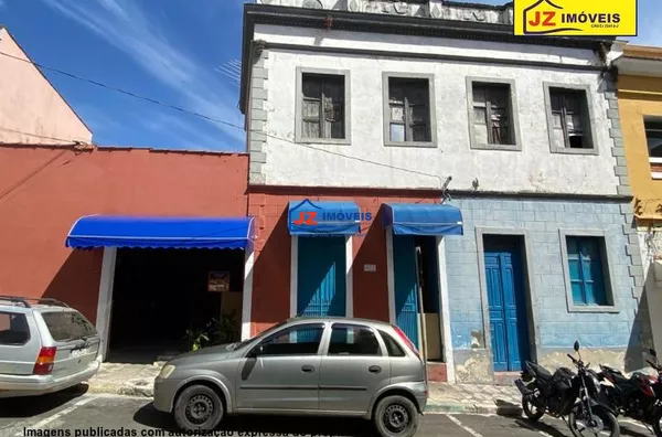 CASA TERREA EM Centro