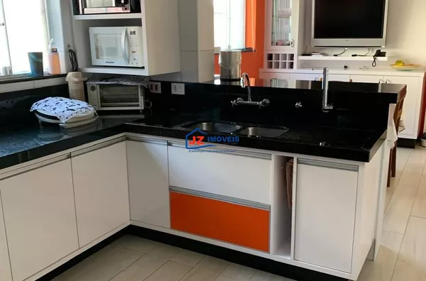 Sobrado para venda e aluguel, 6 quarto(s),  Jd Meny, São Roque