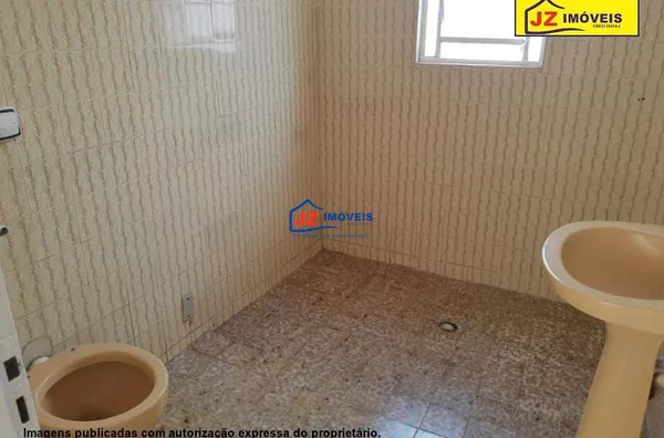 CASA TERREA EM JD Cruzeiro