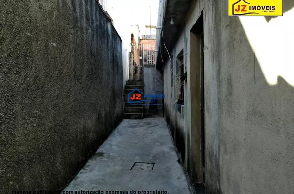 CASA TERREA EM VILA BARRETO