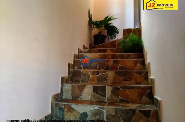 CASA TERREA EM VILA BARRETO