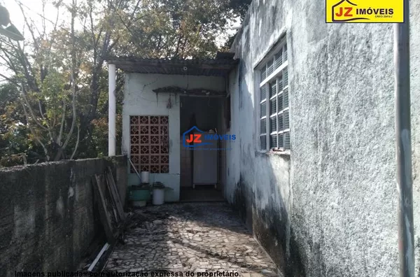 CASA TERREA EM CENTRO