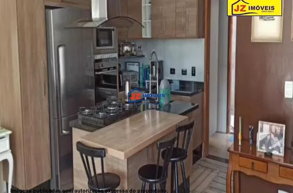 Casa Assobradada  em condomínio 