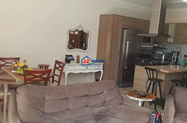 Casa Assobradada  em condomínio 