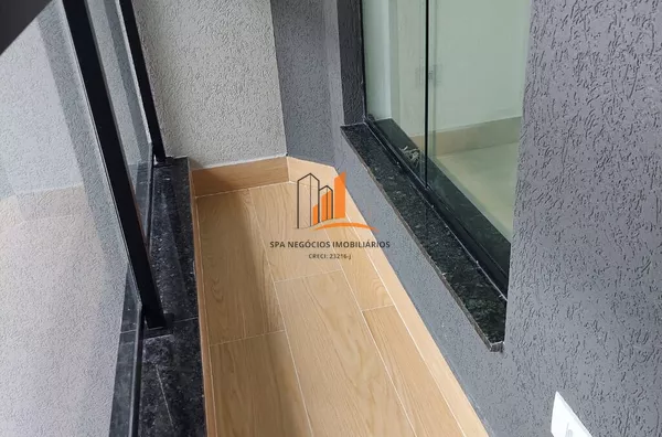 Sobrado de Luxo à Venda - 3 Dormitórios, 1 Suíte - Excelente Localização!Preço: R$ 890.000Descrição: Descubra o seu novo lar neste magnífico sobrado de 160m², com acabamento de alto padrão e localização privilegiada. Este imóvel oferece:3 dormitórios,