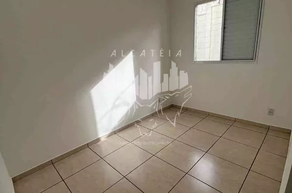 Apartamento térreo recém reformado com suíte e área privativa no Condomínio Belo Sul. - Foto 4