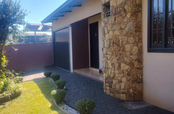 CASA NA CANGO, PRÓXIMA DO CENTRO. - Foto 3