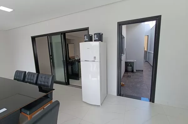 CASA NOVA DE ALVENARIA EM ALTO PADRÃO COM 02 SUÍTES - Foto 4