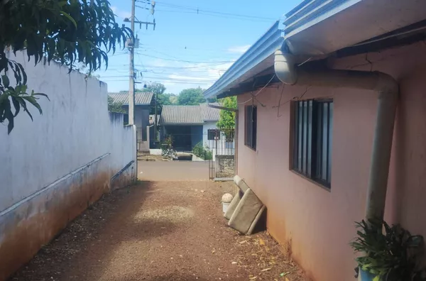 CASA DE ALVENARIA EM UM LOTE PLANO E COM SOBRA - Foto 6