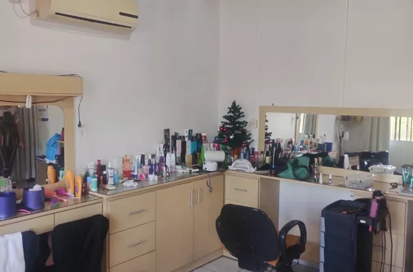 CASA DE ALVENARIA EM UM LOTE PLANO E COM SOBRA - Foto 4