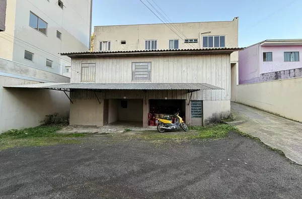  LOTE COM 2 PRÉDIOS NO INDUSTRIAL PERTO DA UNIPAR