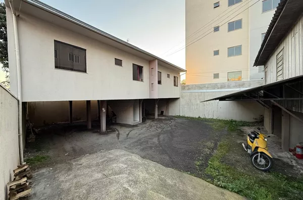  LOTE COM 2 PRÉDIOS NO INDUSTRIAL PERTO DA UNIPAR