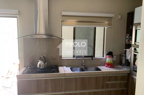 LINDA CASA COM PISCINA, 1 SUÍTE + 02 QUARTOS. BAIXOU O PREÇO: DE R$ 1.100.000,00 POR R$ 960.000,00