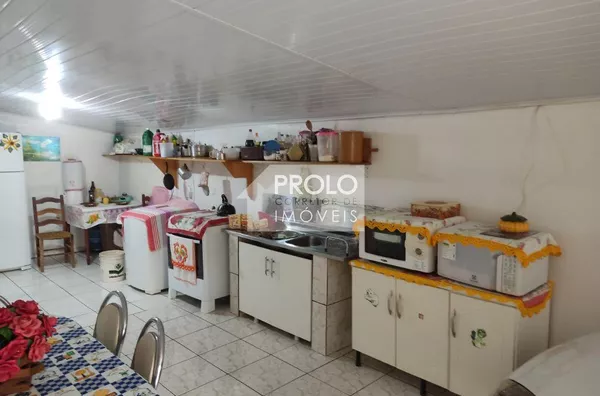 CASA MISTA COM 03 QUARTOS EM MARMELEIRO.