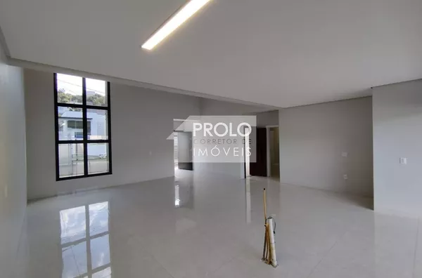 (VENDIDO) CASA DE ALTO PADRÃO, NO LOTEAMENTO SUL, PRÓXIMO A LOCALIZA.