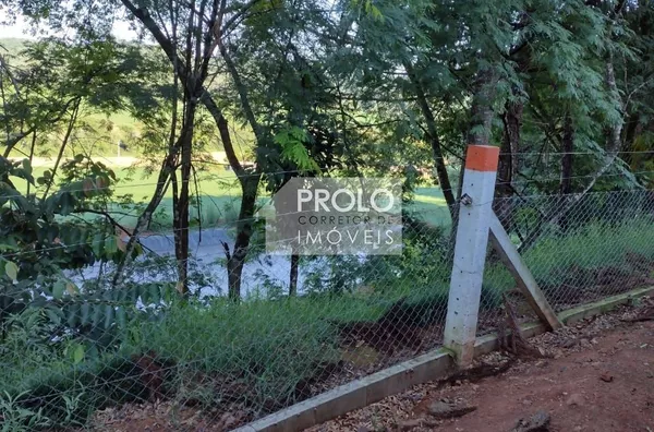 CHÁCARA/SITÍO 2,5 ALQUEIRES, COM GRANJA DE SUÍNO.