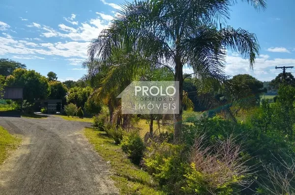 TERRENO URBANO COM 16.000 M², DE FRENTE PRA RODOVIA.